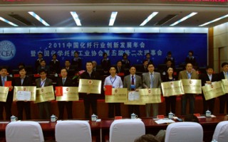 中國化學(xué)纖維工業(yè)協(xié)會(huì)：2011年一季度化纖業(yè)經(jīng)濟(jì)運(yùn)行分析